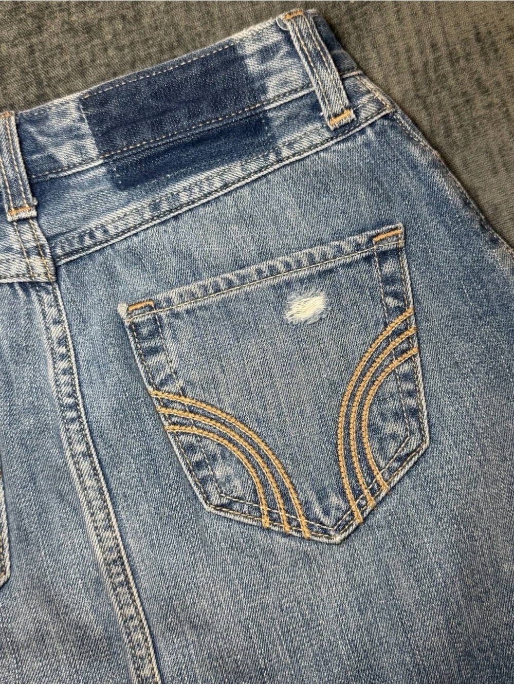 Denim Mini Skirt HOLLISTER Hi-Rise Distressed
Size 1R W 25 Measures 25x14 - Picture 8 of 8